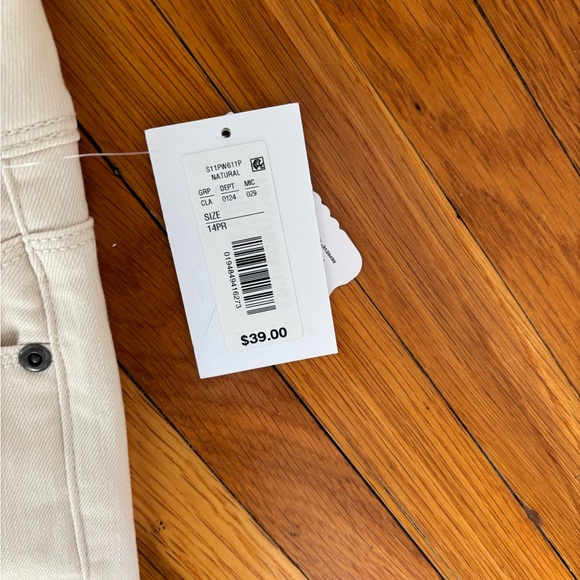 BRAND NEW WESTBOUND PETITES PULL-ON NATURAL JEANS - Picture 8 of 9